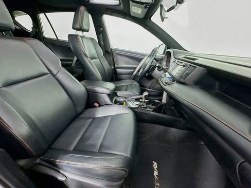 Used 2016 Toyota RAV4 SE image 36