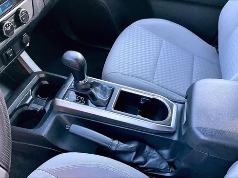 Certified 2022 Toyota Tacoma SR5 image 15