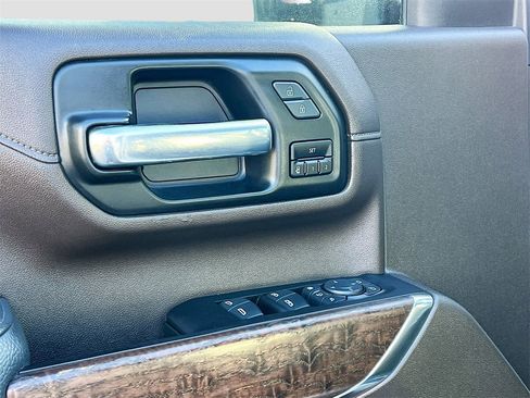 Used 2021 GMC Sierra 2500 Denali w/ Denali Ultimate Package image 18