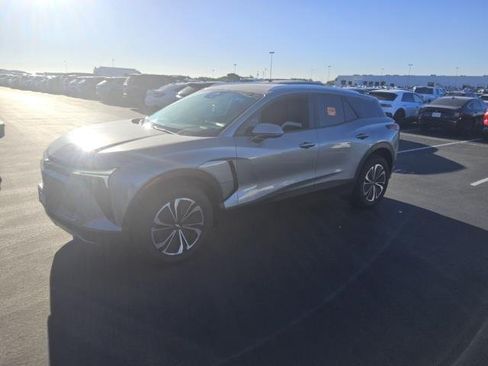 Used 2024 Chevrolet Blazer EV LT AWD/4WD image 8