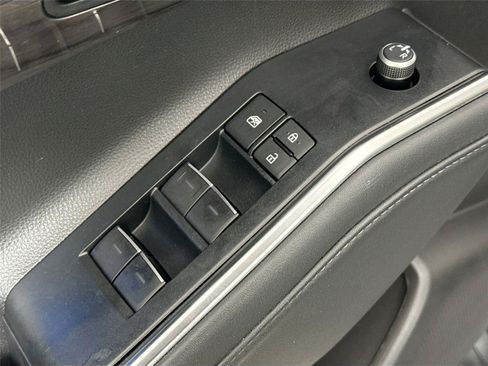 Used 2022 Toyota Highlander Platinum FWD image 28