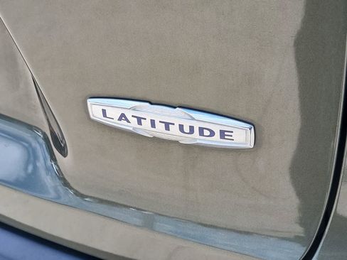 Used 2020 Jeep Cherokee Latitude FWD image 15