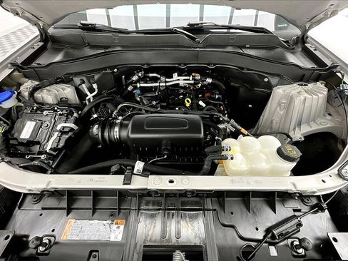 Used 2023 Ford Explorer XLT w/ Equipment Group 202A image 10
