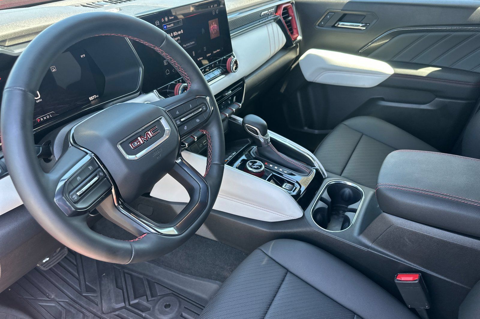 Used 2026 GMC Canyon AT4X w/ AT4X AEV Edition AWD/4WD image 11