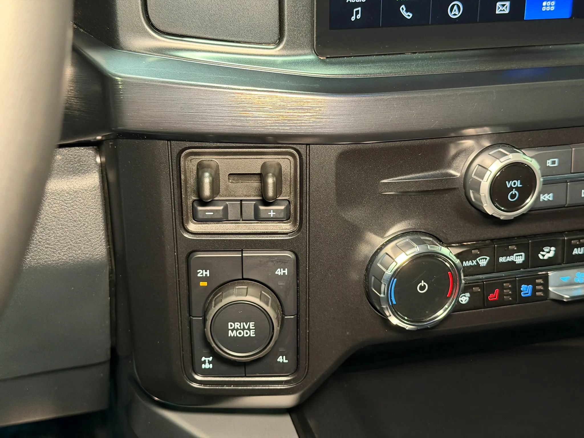 Used 2026 Ford F350 Lariat AWD/4WD image 28