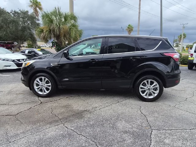Used 2017 Ford Escape SE w/ SE Cold Weather Package FWD image 8
