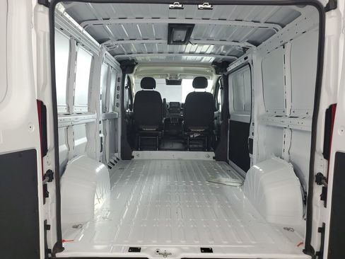 Used 2024 RAM ProMaster 2500 w/ Quick Order Package 22G SLT image 31
