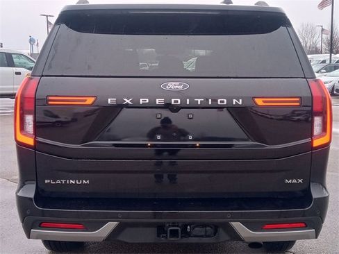 Certified 2025 Ford Expedition Max Platinum image 4