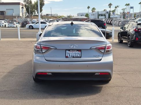 Used 2017 Hyundai Sonata Limited w/ Ultimate Package 02 FWD image 7
