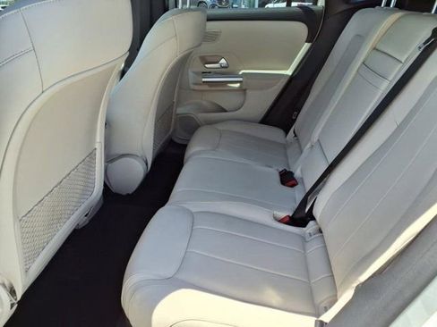 Used 2025 Mercedes-Benz GLA 250 image 7