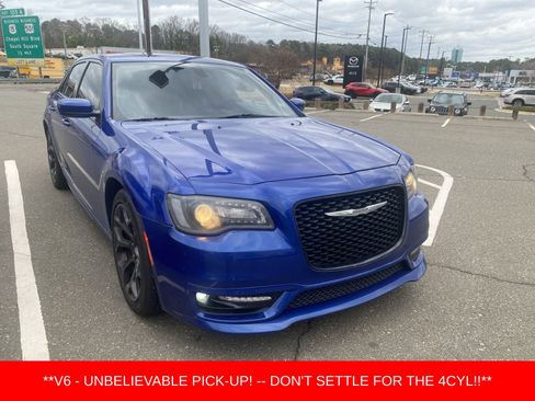 Used 2020 Chrysler 300 S w/ S Model Appearance Package image 2