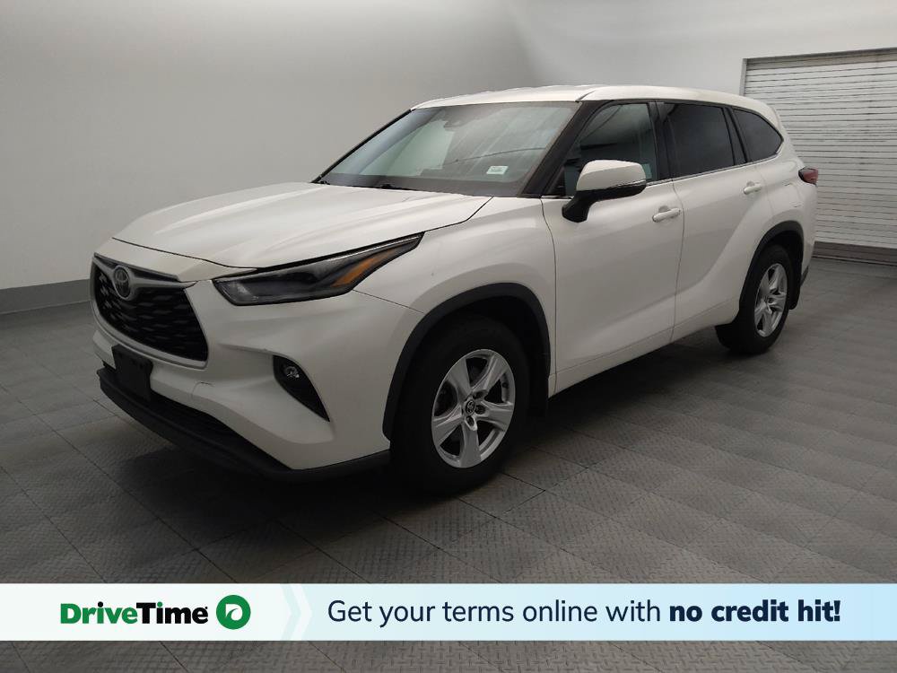 Used 2021 Toyota Highlander LE FWD image 1