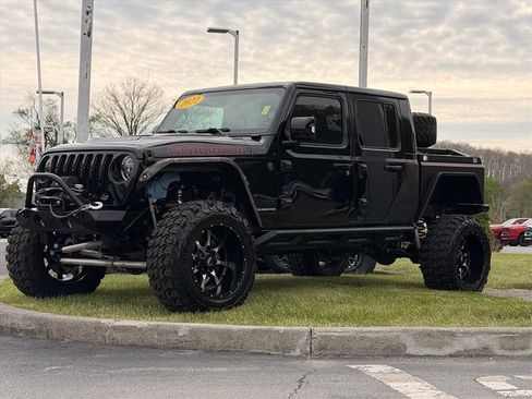Used 2022 Jeep Gladiator Overland AWD/4WD image 3