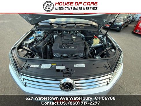 Used 2016 Volkswagen Touareg Sport image 63