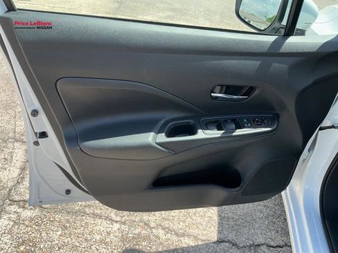 Used 2024 Nissan Versa SV w/ Trunk Package image 11