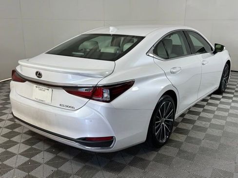Certified 2025 Lexus ES 300h 300h image 8