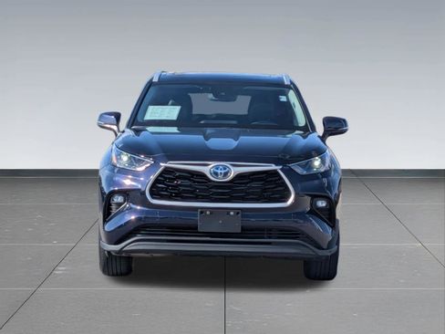 Used 2023 Toyota Highlander XLE AWD/4WD image 8