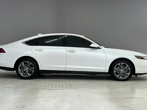 Used 2024 Honda Accord EX image 7