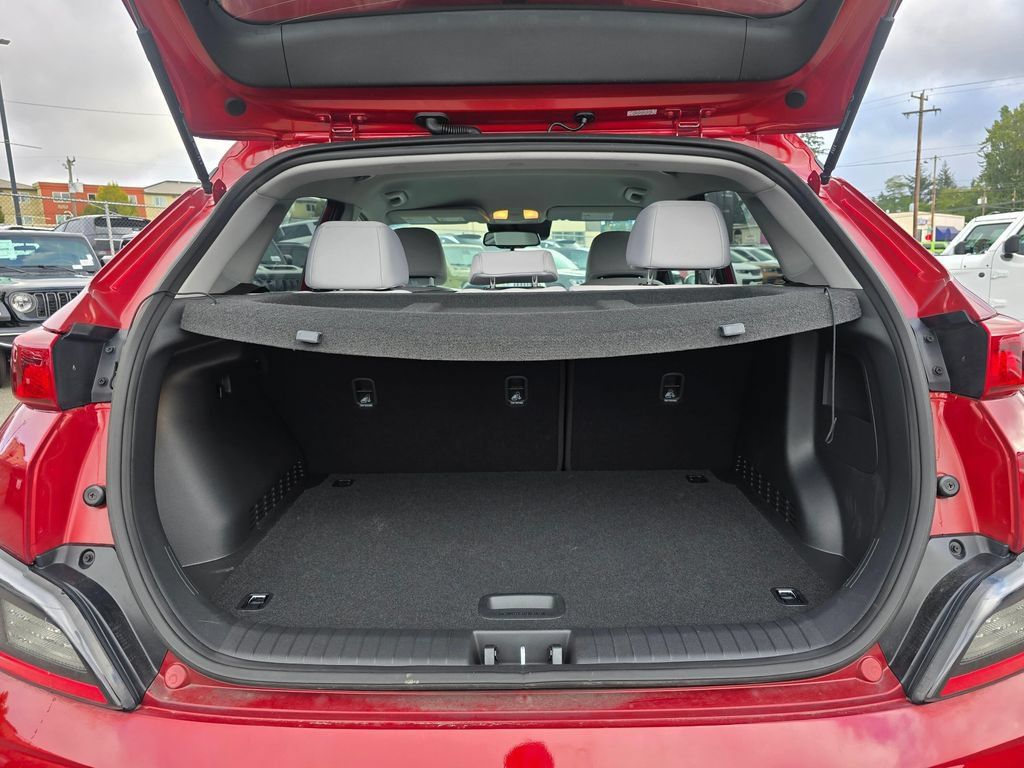 Used 2023 Hyundai Kona SE FWD image 14