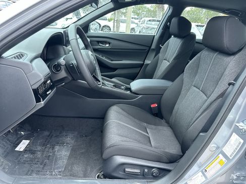 Used 2025 Honda Accord Sport image 13