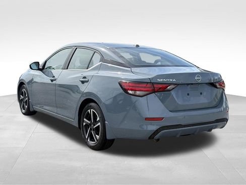 Used 2024 Nissan Sentra SV FWD image 3