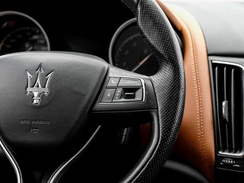 Used 2020 Maserati Levante image 17