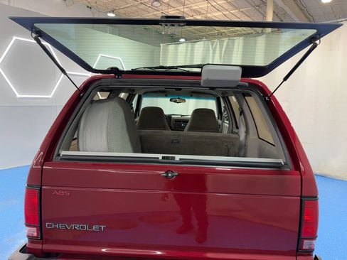 Used 1994 Chevrolet S10 Pickup 4WD 4-Door image 50