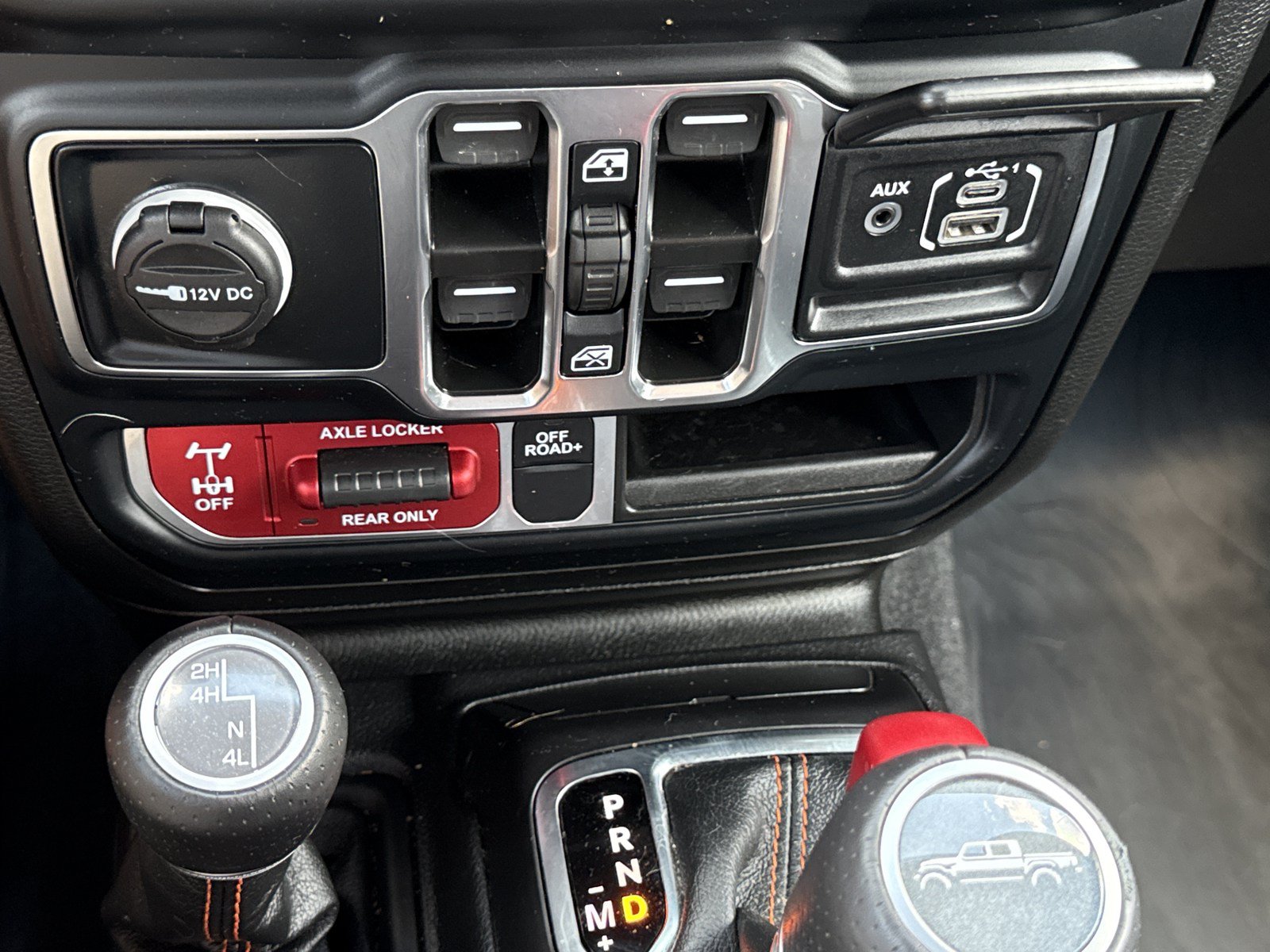 Used 2023 Jeep Gladiator Mojave w/ Cold Weather Group AWD/4WD image 28