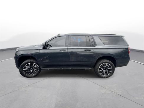 Used 2022 Chevrolet Suburban RST w/ Luxury Package AWD/4WD image 9