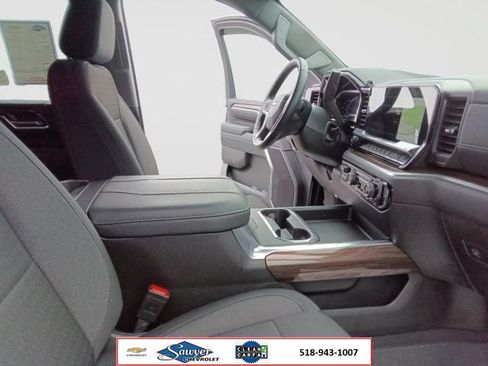 Used 2025 Chevrolet Silverado 2500 LT w/ Convenience Package AWD/4WD image 16