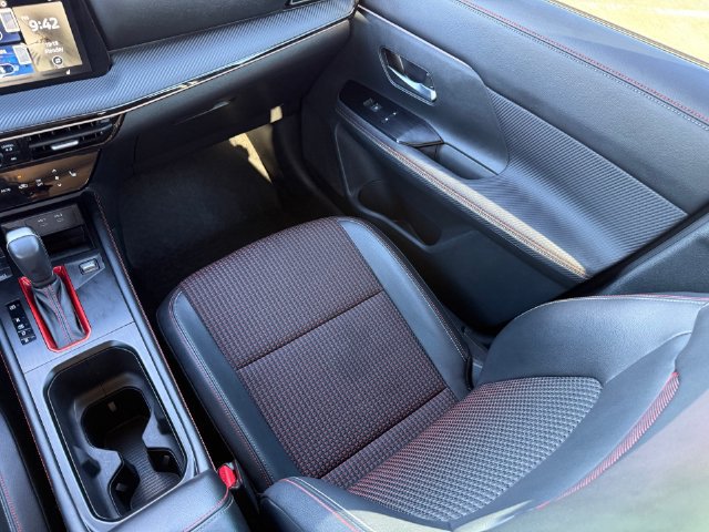 Used 2025 Nissan Kicks SR w/ SR Premium Package AWD/4WD image 23