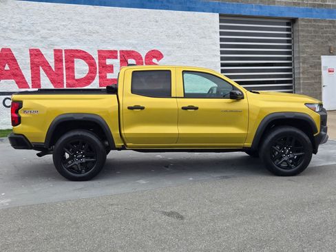 Used 2023 Chevrolet Colorado Trail Boss w/ Technology Package AWD/4WD image 8