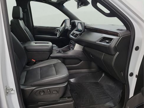Used 2023 Chevrolet Tahoe Z71 w/ Luxury Package AWD/4WD image 15