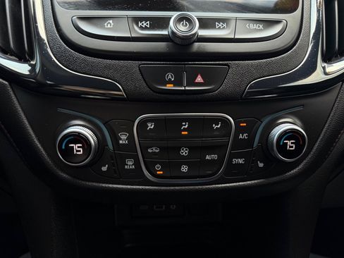 Used 2023 Chevrolet Equinox RS w/ RS Leather Package image 14