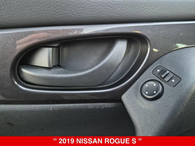 Used 2019 Nissan Rogue S AWD/4WD image 12