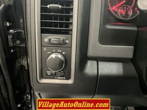 Used 2017 RAM 1500 4x4 Crew Cab image 23