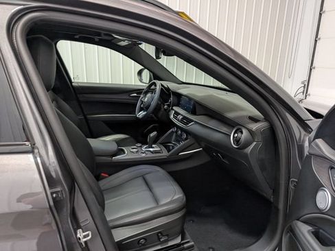 Used 2023 Alfa Romeo Stelvio Ti AWD/4WD image 29