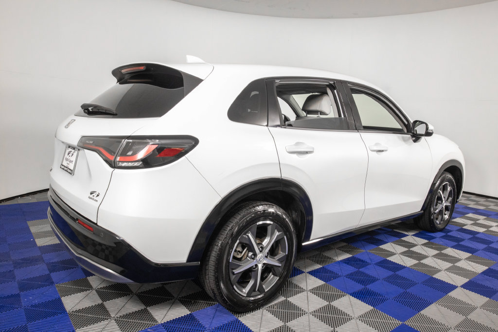 Used 2023 Honda HR-V EX-L image 6
