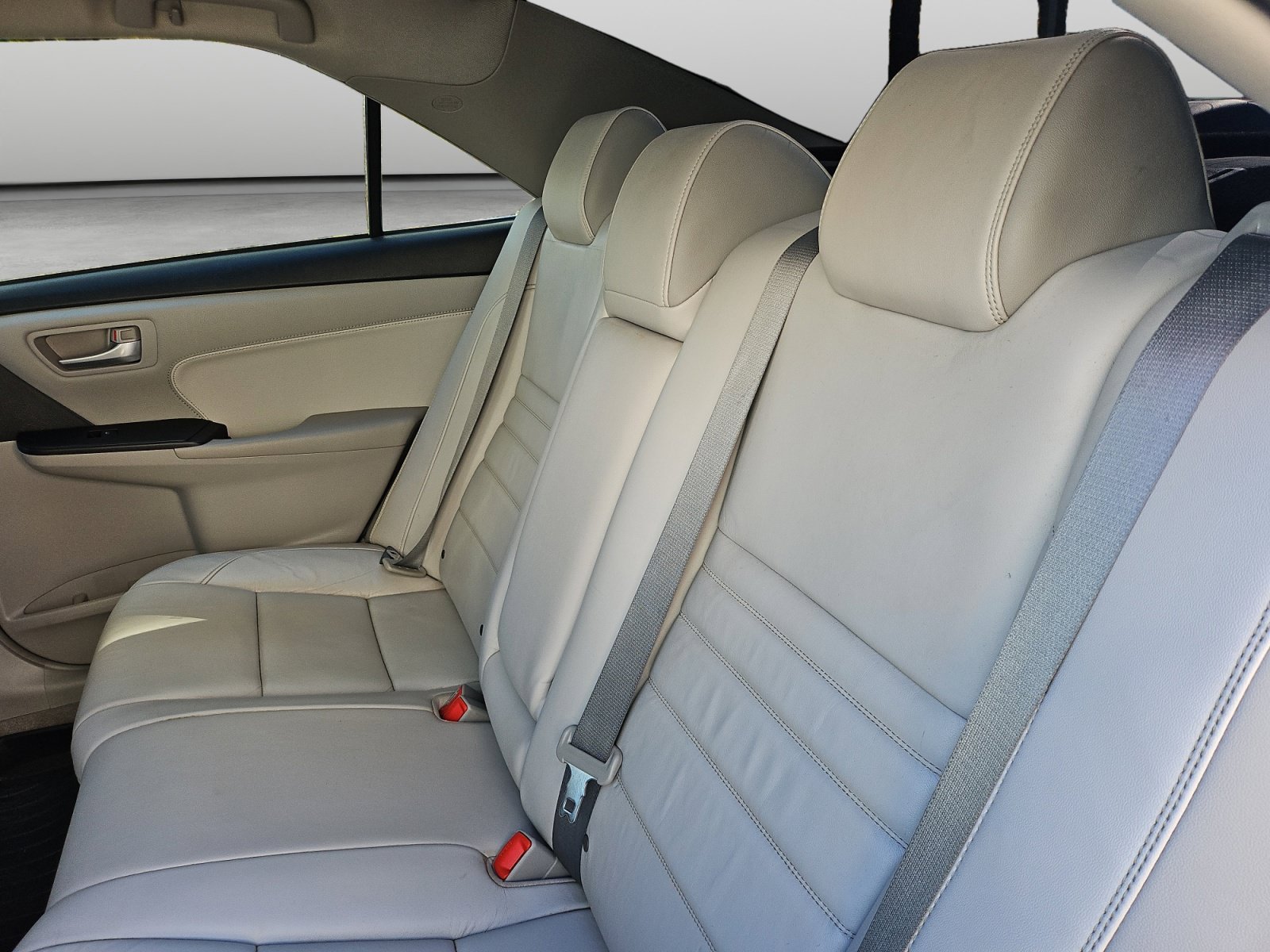 Used 2015 Toyota Camry XLE FWD image 40