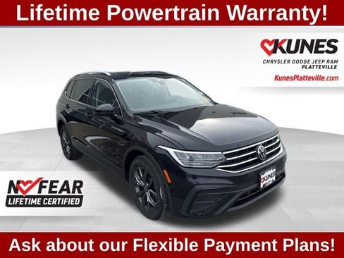 Used 2022 Volkswagen Tiguan SE w/ Panoramic Sunroof Package AWD/4WD image 3