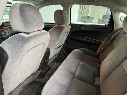 Used 2011 Chevrolet Impala LT FWD image 18