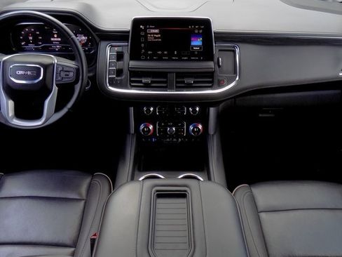 Used 2024 GMC Yukon XL SLT image 18