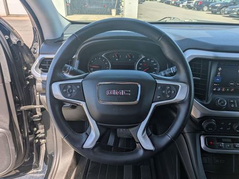Used 2023 GMC Acadia SLT AWD/4WD image 10