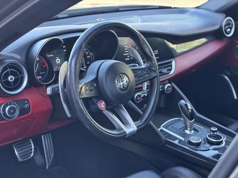 Used 2018 Alfa Romeo Giulia Quadrifoglio w/ Driver Assist Dynamic Package image 10