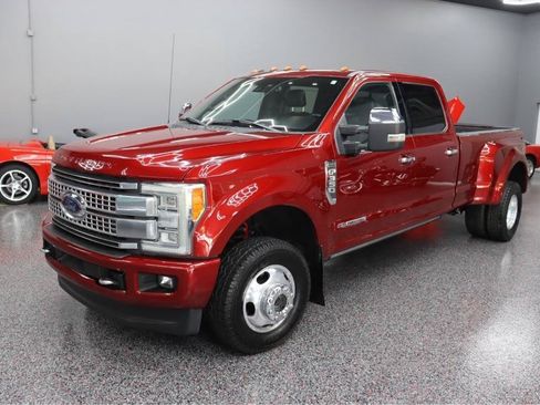 Used 2017 Ford F350 Platinum w/ Platinum Ultimate Package AWD/4WD image 2