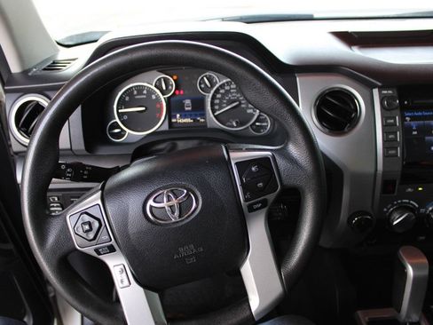 Used 2016 Toyota Tundra SR5 w/ SR5 Upgrade Package AWD/4WD image 11