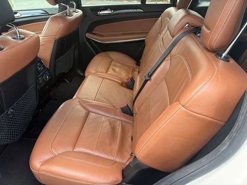 Used 2017 Mercedes-Benz GLS 550 4MATIC image 6
