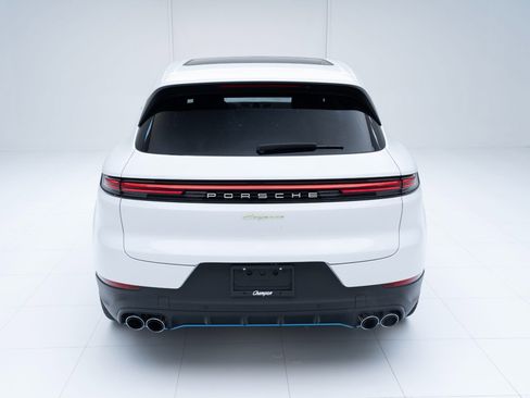 New 2025 Porsche Cayenne E-Hybrid image 10