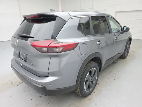 Used 2024 Nissan Rogue SV AWD/4WD image 8