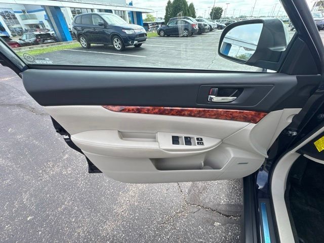 Used 2012 Subaru Outback 2.5i Limited AWD/4WD image 10